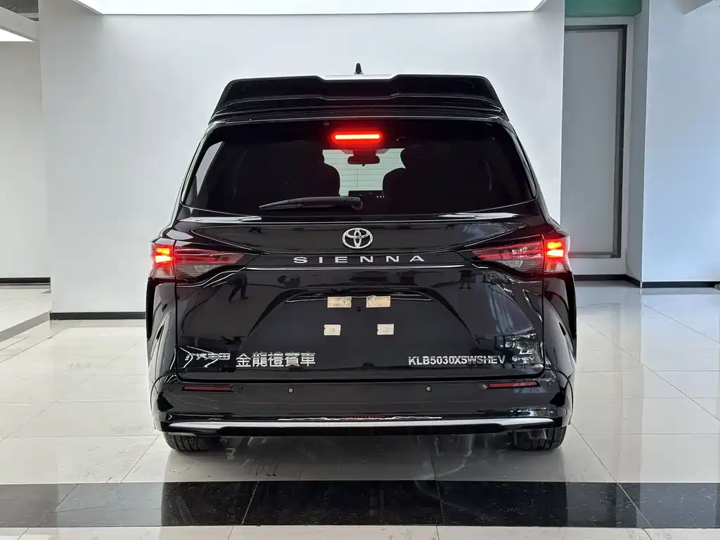 Toyota Sienna — миниатюра 6