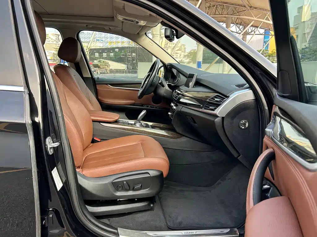 BMW X5 (Import) — миниатюра 15