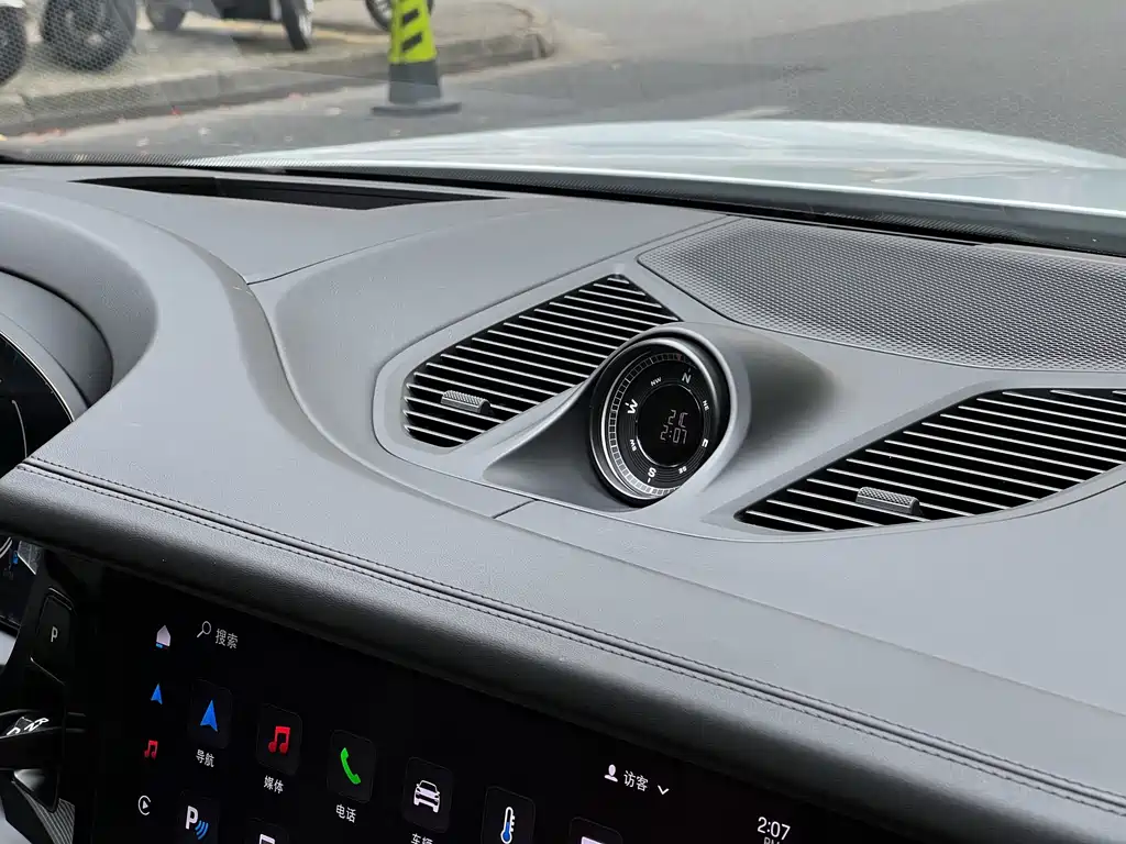 Porsche Cayenne — миниатюра 20
