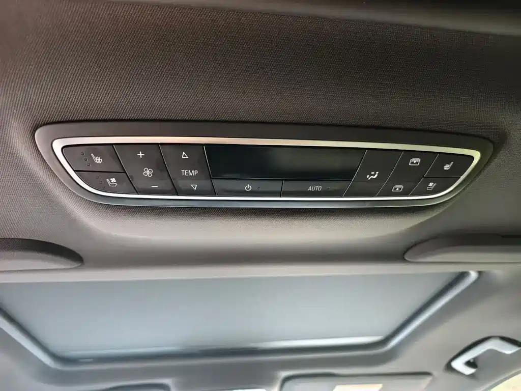 Buick GL8 2022 ES 653T Luxury