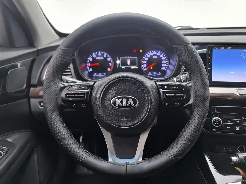 KIA K4