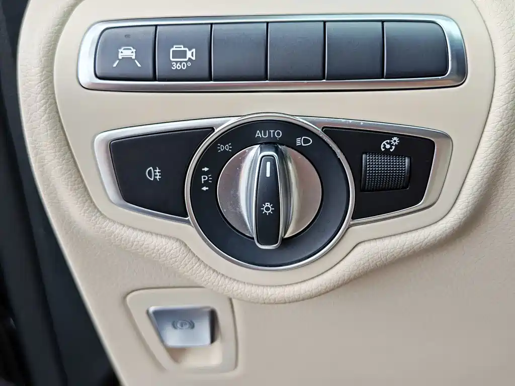 Mercedes-Benz V-Class — миниатюра 8