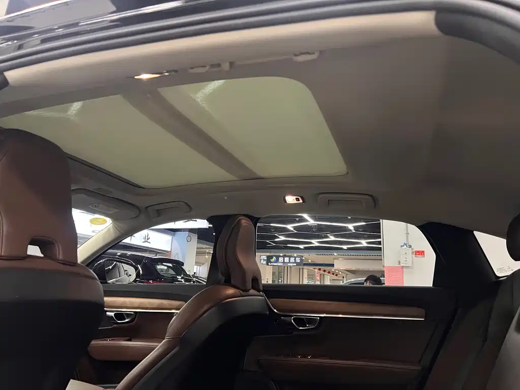 Volvo S90 2019 T5