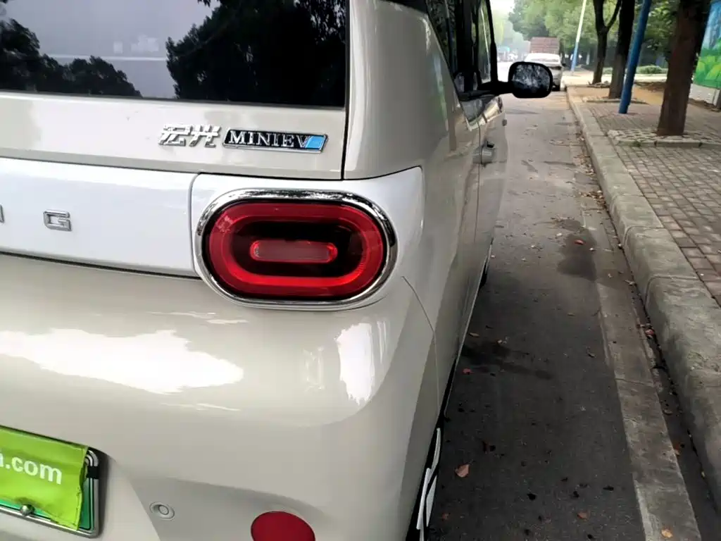 Wuling MINIEV — миниатюра 8