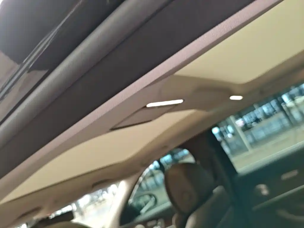 Mercedes-Benz E-Class — миниатюра 18