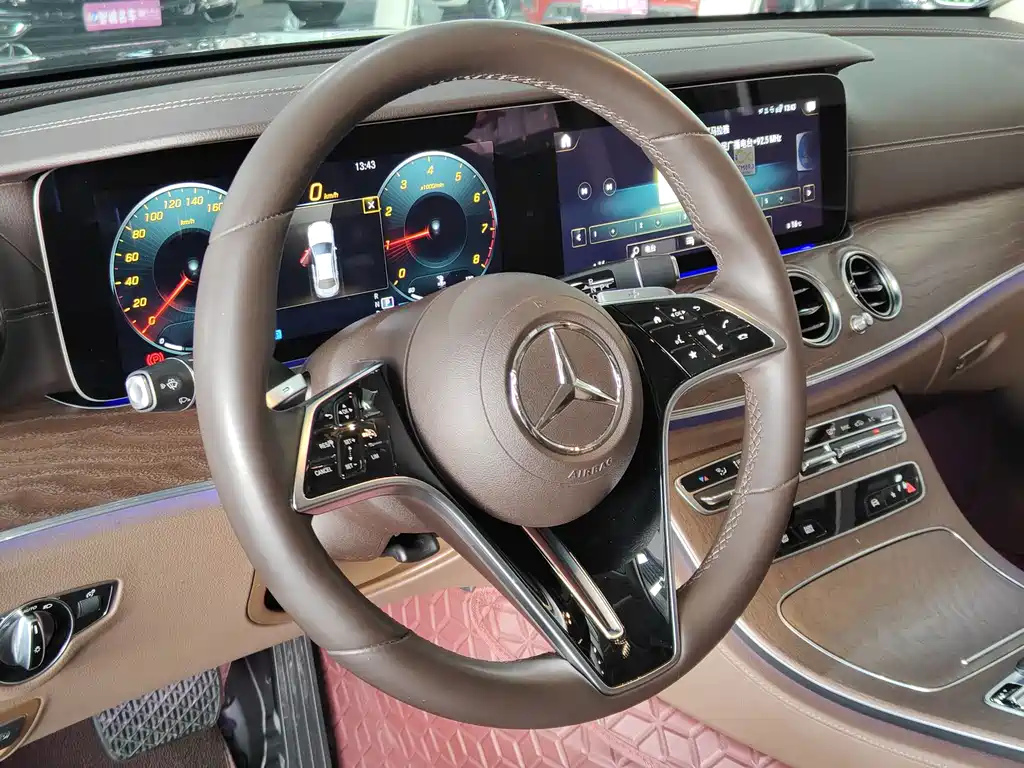 MERCEDES-BENZ E CLASS