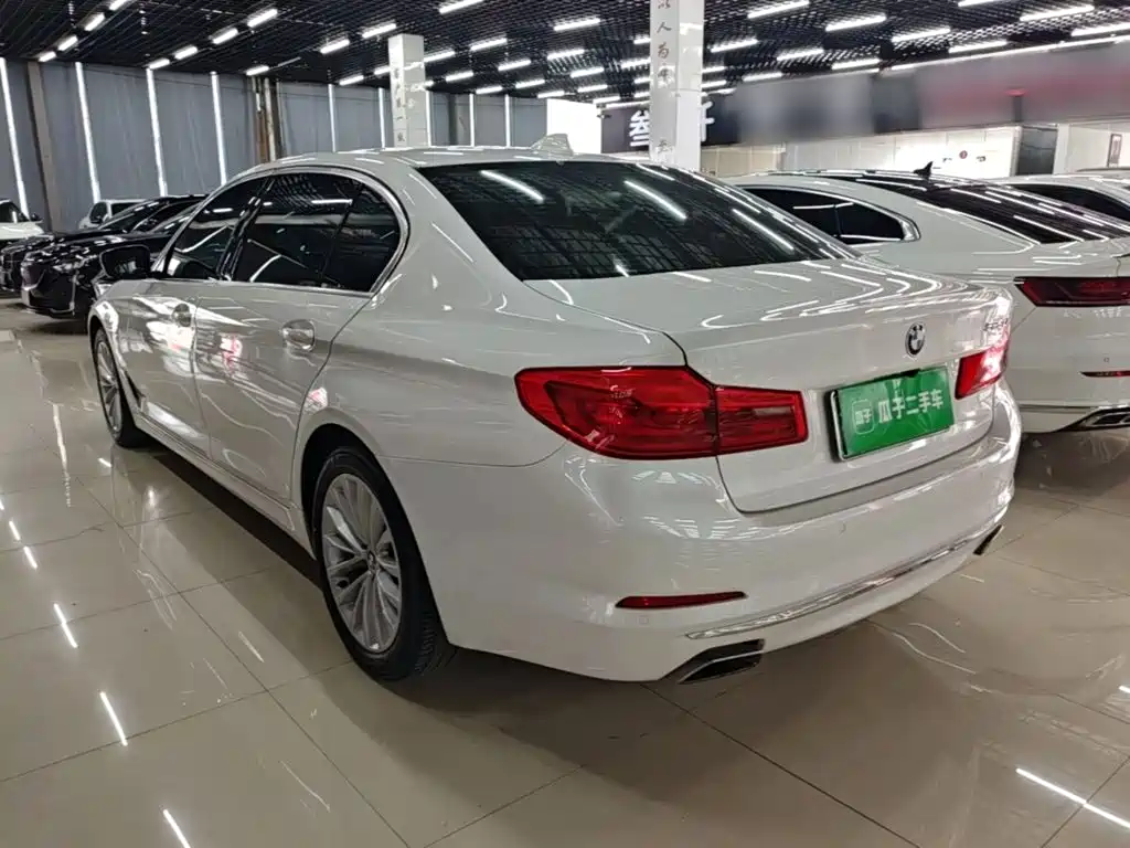 BMW 5 Series — миниатюра 5