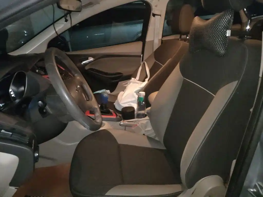 Ford Focus — миниатюра 12