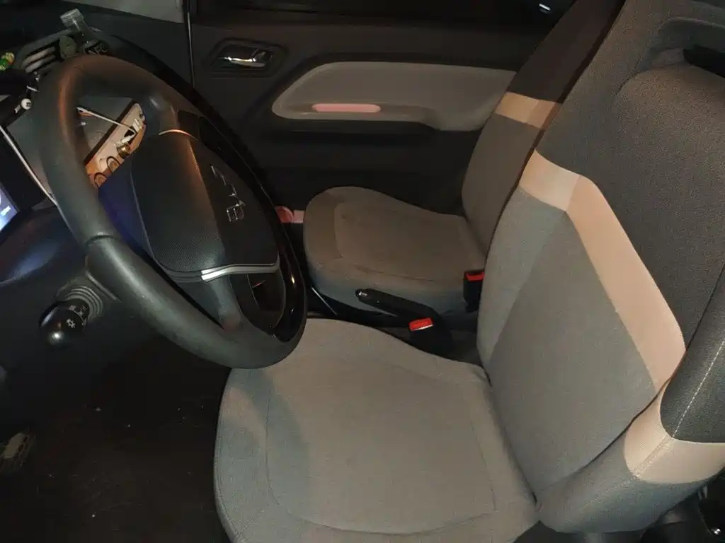 Wuling MINIEV — миниатюра 11