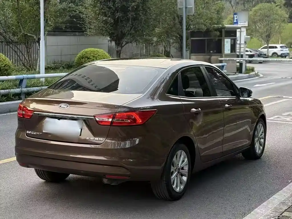 Ford Escort — миниатюра 7