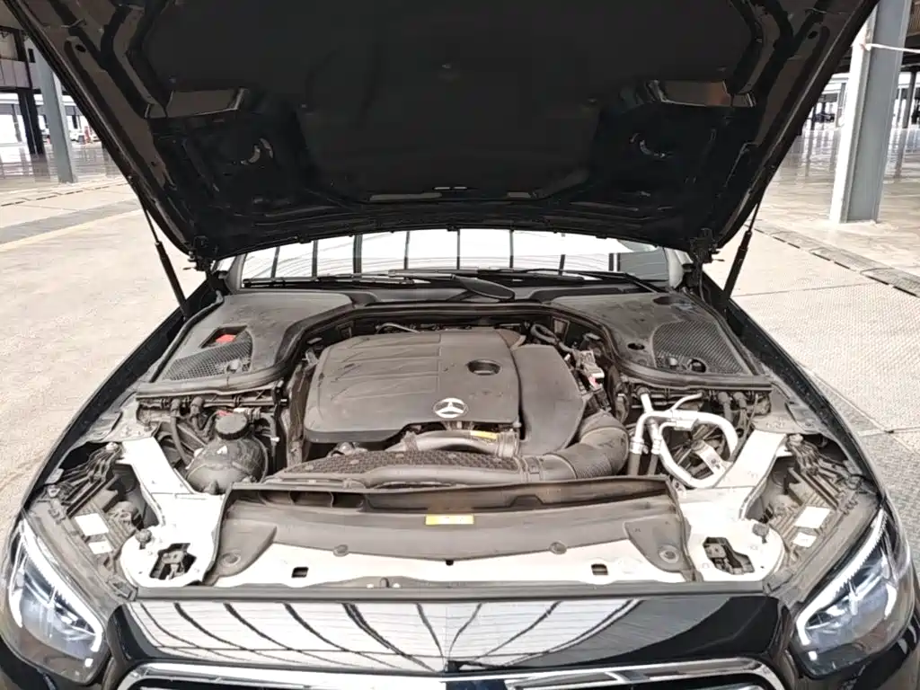 Mercedes-Benz E-Class — миниатюра 20