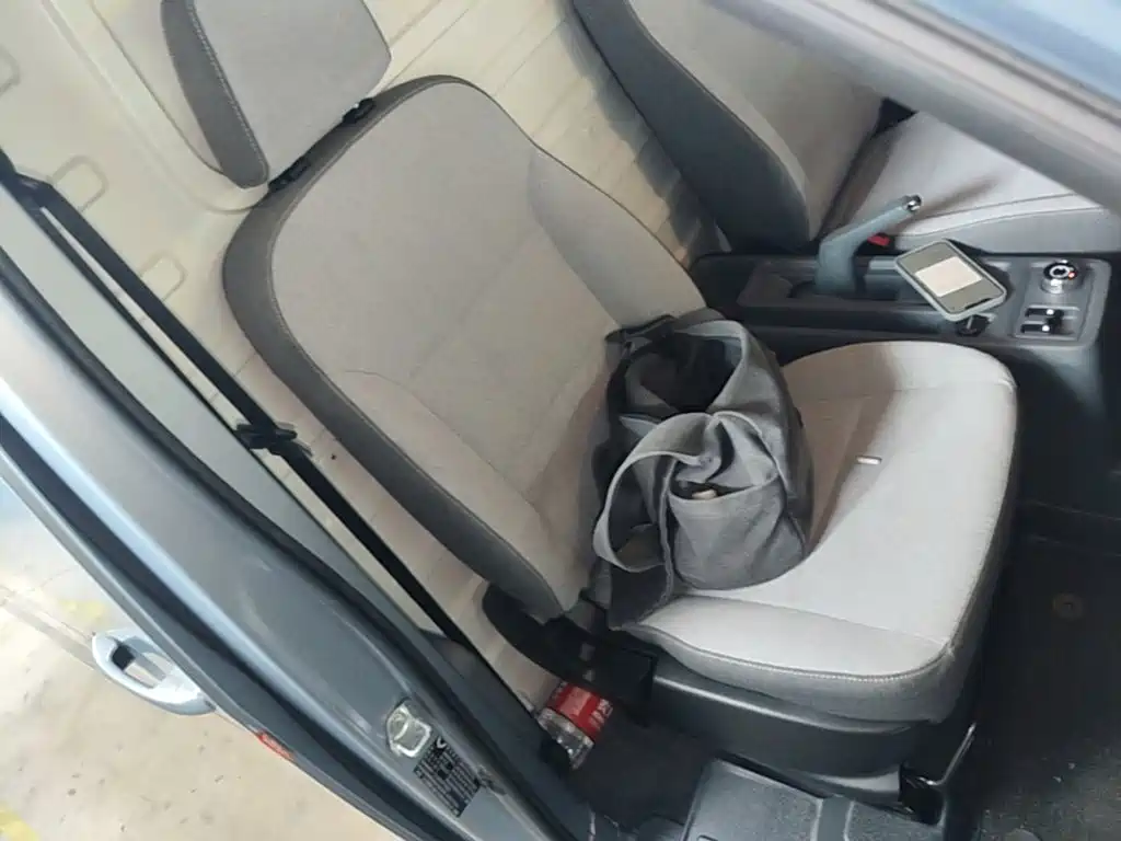 Wuling Yangguang — миниатюра 25