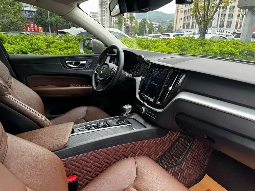 Volvo XC60 — миниатюра 13