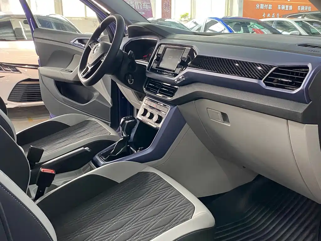 Volkswagen T-Cross — миниатюра 11
