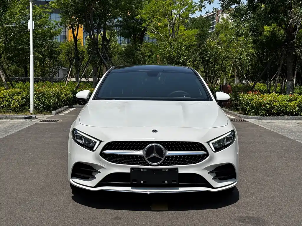 Mercedes-Benz A-Class A 2023 A 200 L Fashion