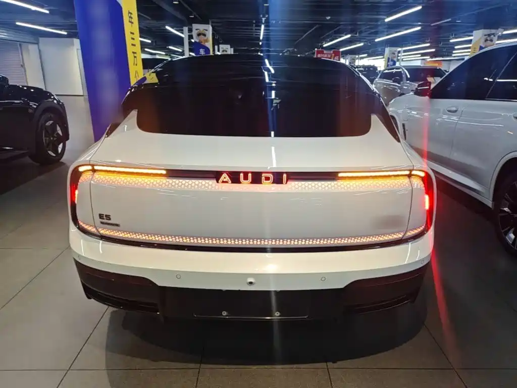 Audi E5 Sportback — миниатюра 6