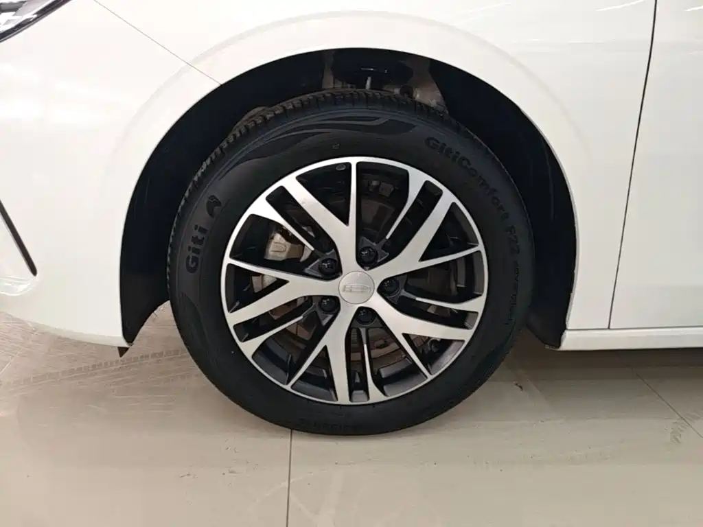 Geely Emgrand — миниатюра 23