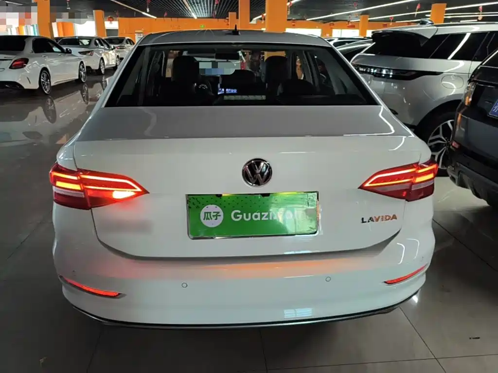 Volkswagen Lavida — миниатюра 6
