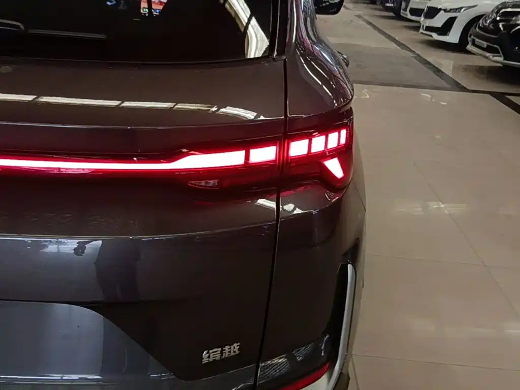 Geely Binyue — миниатюра 8