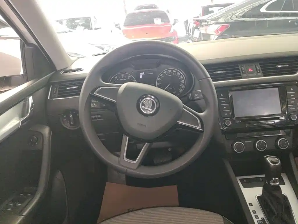 Skoda Octavia — миниатюра 11