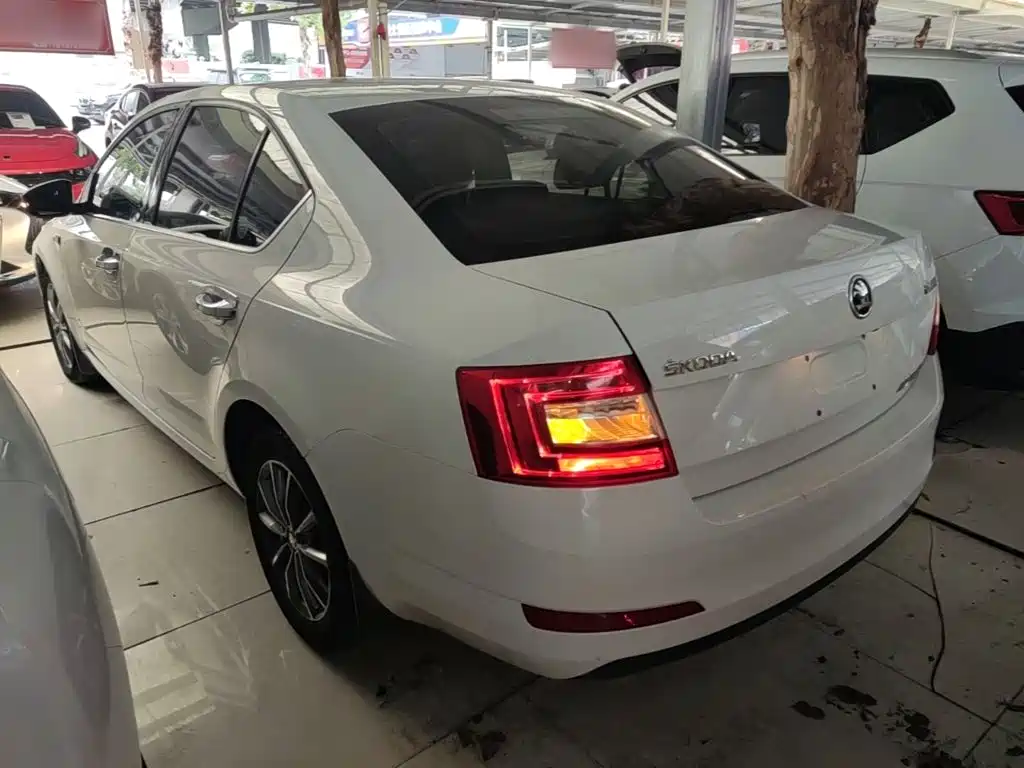 Skoda Octavia — миниатюра 5