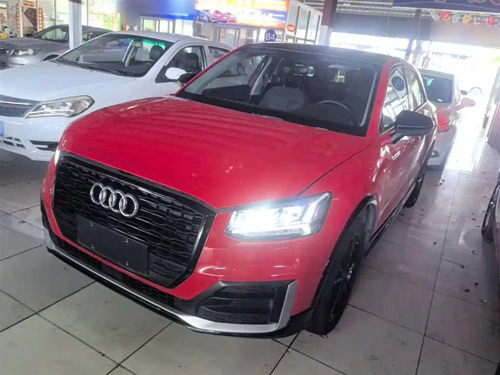 Audi Q2L 2019