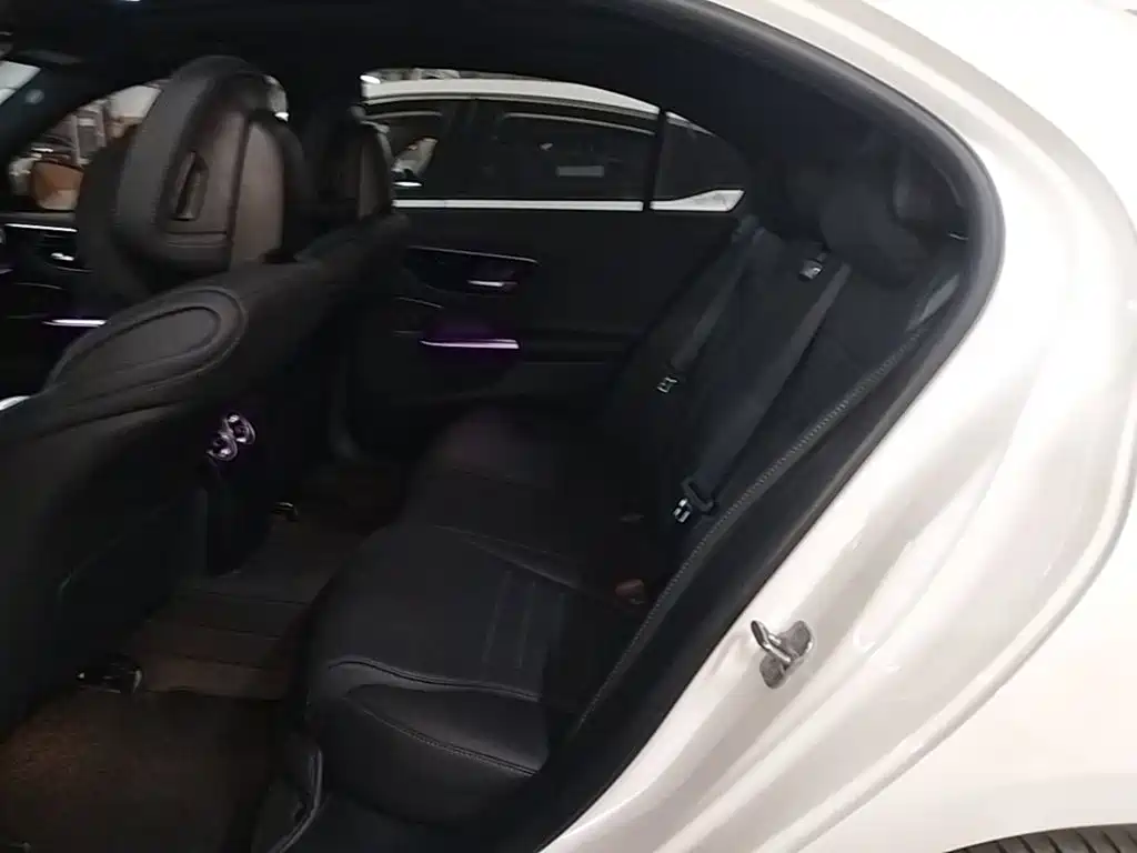 Mercedes-Benz C-Class — миниатюра 17