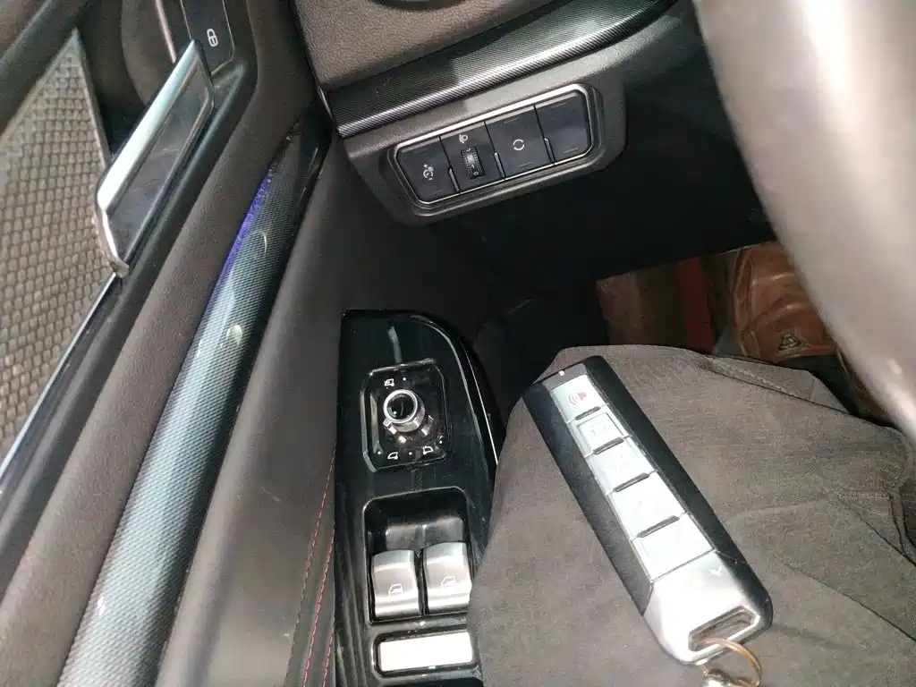 Wey Wey VV5 — миниатюра 9