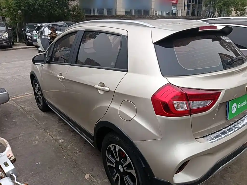 Geely Vision X3 — миниатюра 5
