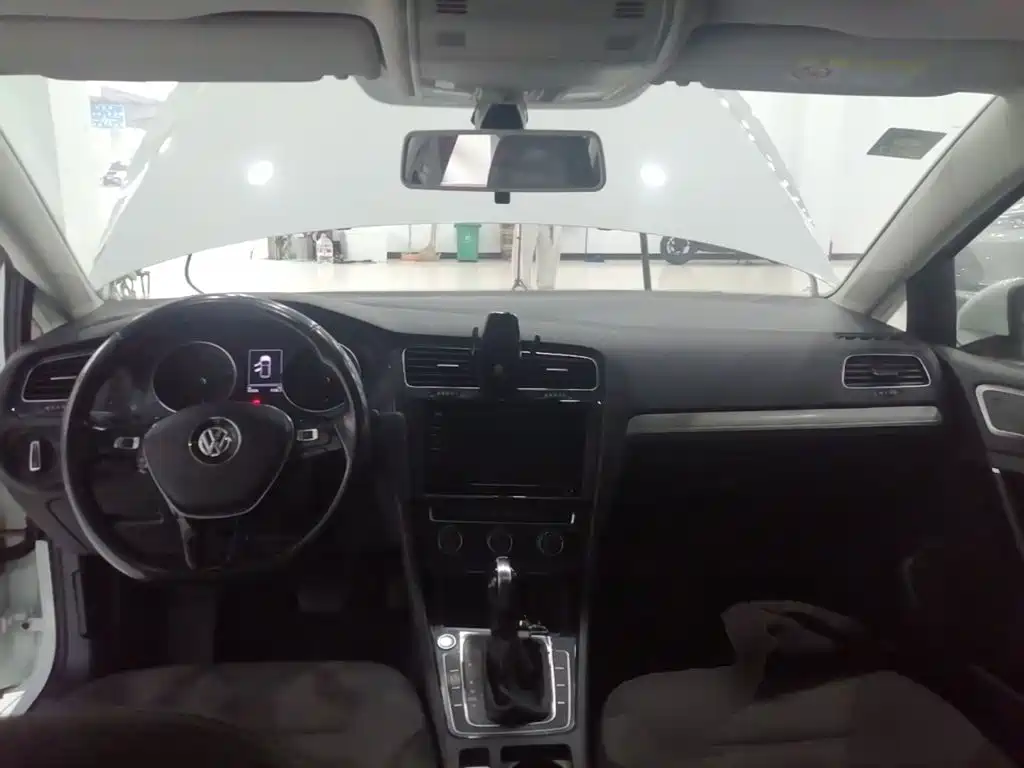 Volkswagen Golf — миниатюра 10