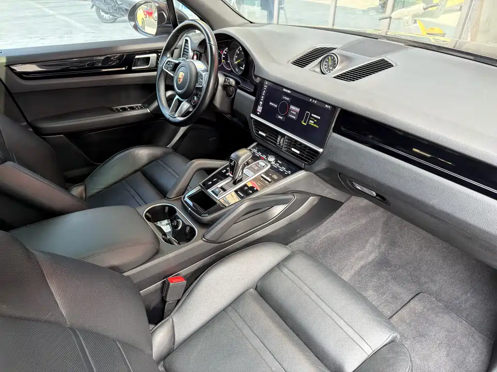 Porsche Cayenne Hybrid — миниатюра 8