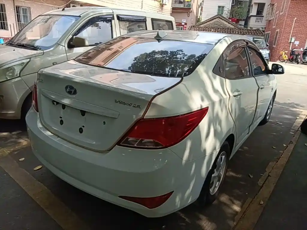 Hyundai Verna — миниатюра 7