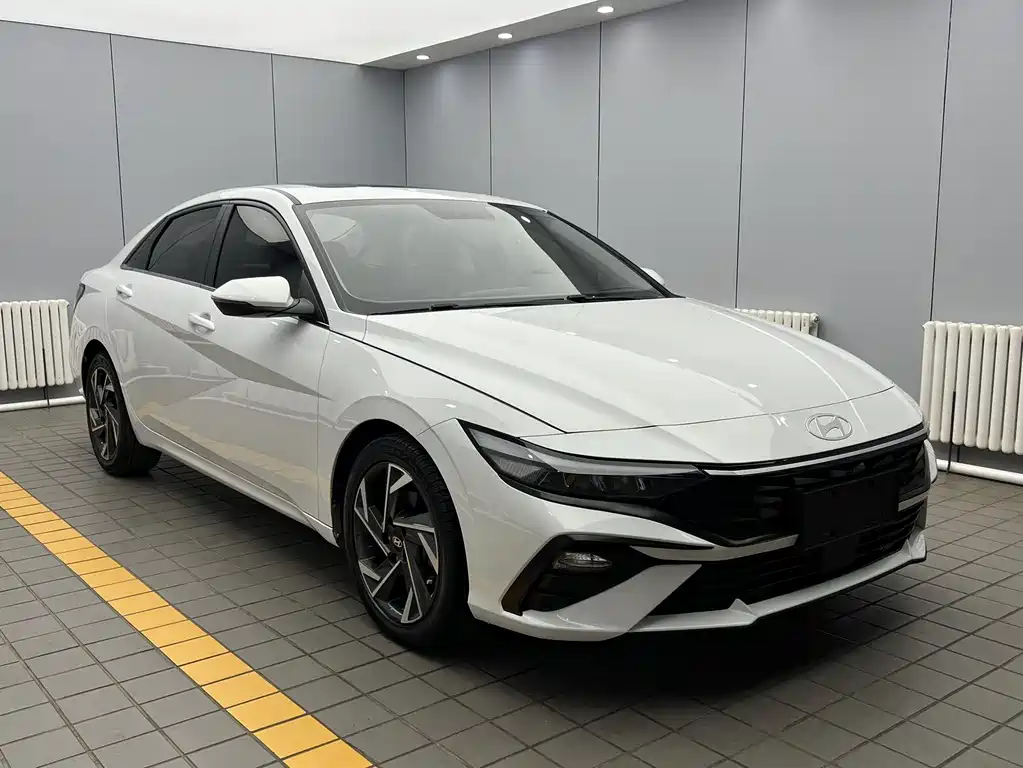 Hyundai Elantra — миниатюра 3