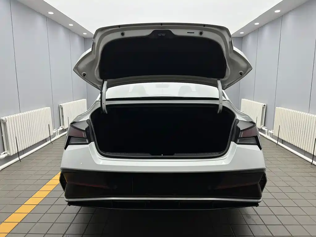 Hyundai Elantra — миниатюра 18