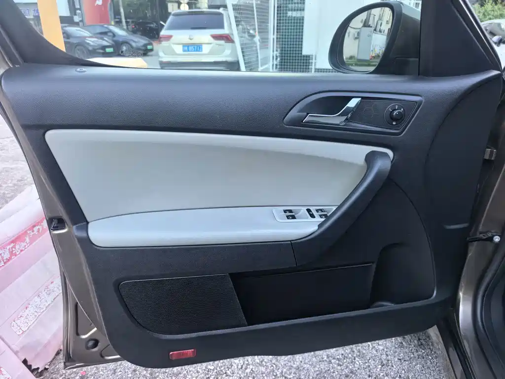 Skoda Yeti 1.4TSI DSG Innovation Edition, фото 12