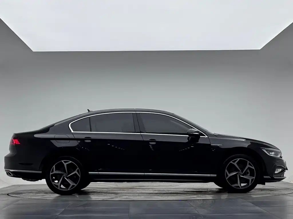 Volkswagen Magotan — миниатюра 4