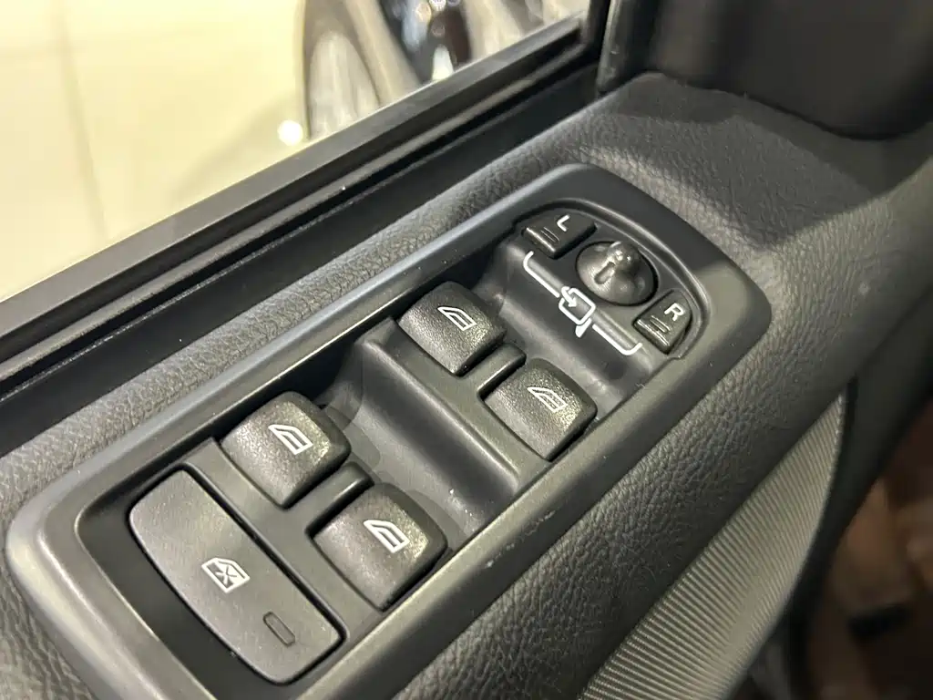 Land Rover Discovery 2015 3.0 SC V6 HSE