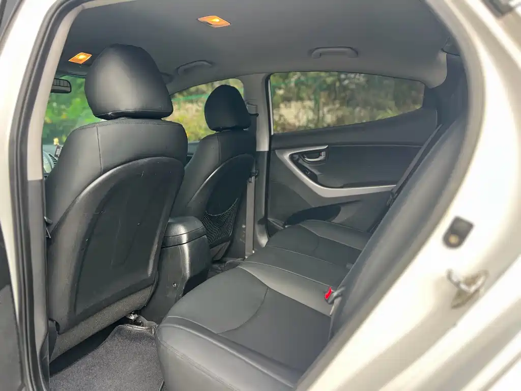 Hyundai Elantra Langdong — миниатюра 6