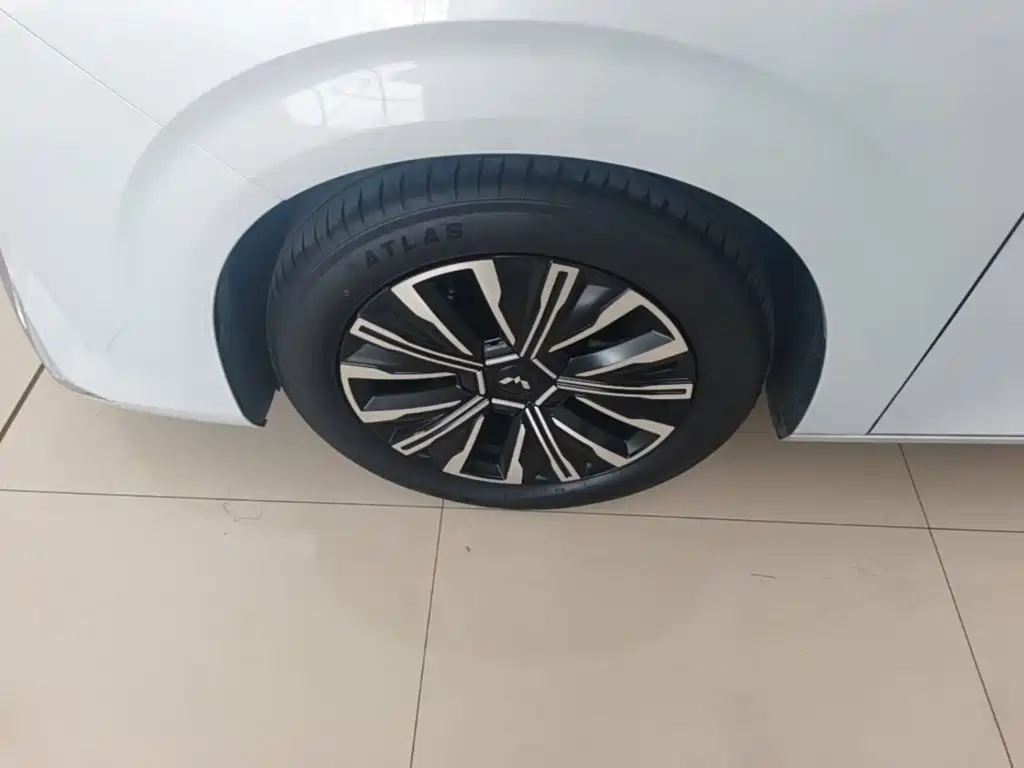 Wuling Xingguang 730 New Energy — миниатюра 23