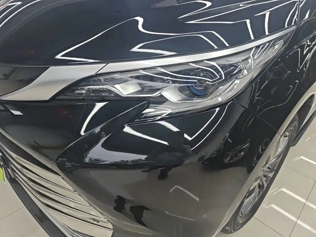 Toyota Sienna — миниатюра 24