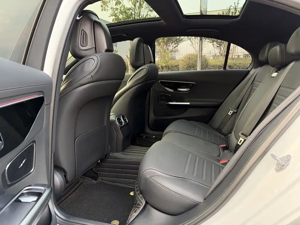 Mercedes-Benz C-Class — миниатюра 9
