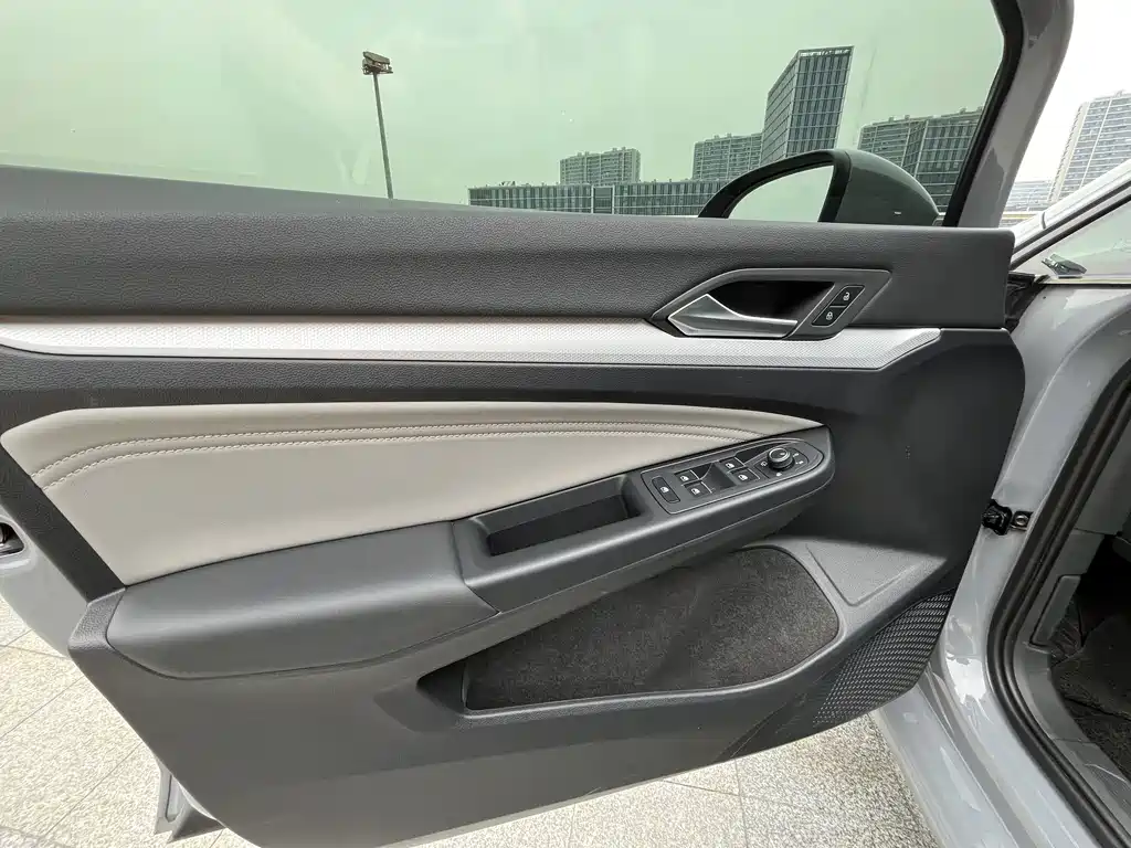 Volkswagen Golf — миниатюра 11