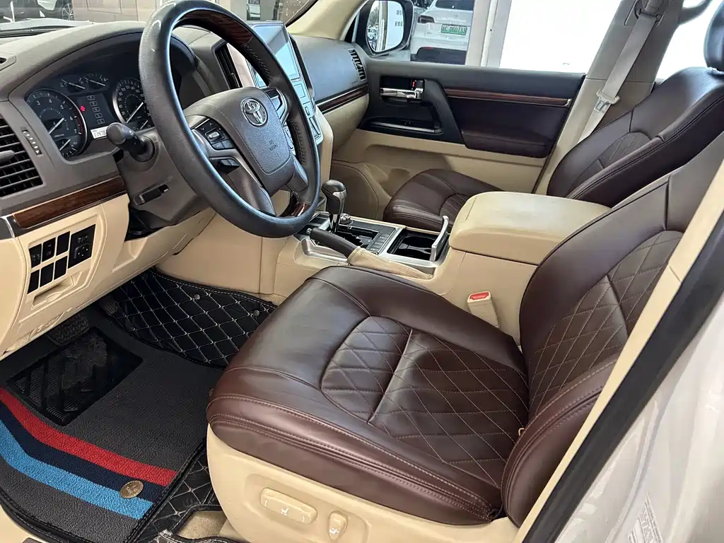 Toyota Land Cruiser — миниатюра 9