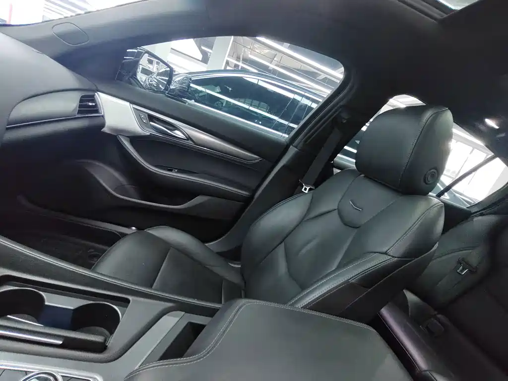 Cadillac CT5 — миниатюра 7
