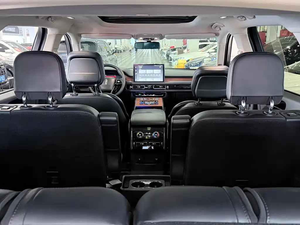 Lincoln Aviator — миниатюра 9