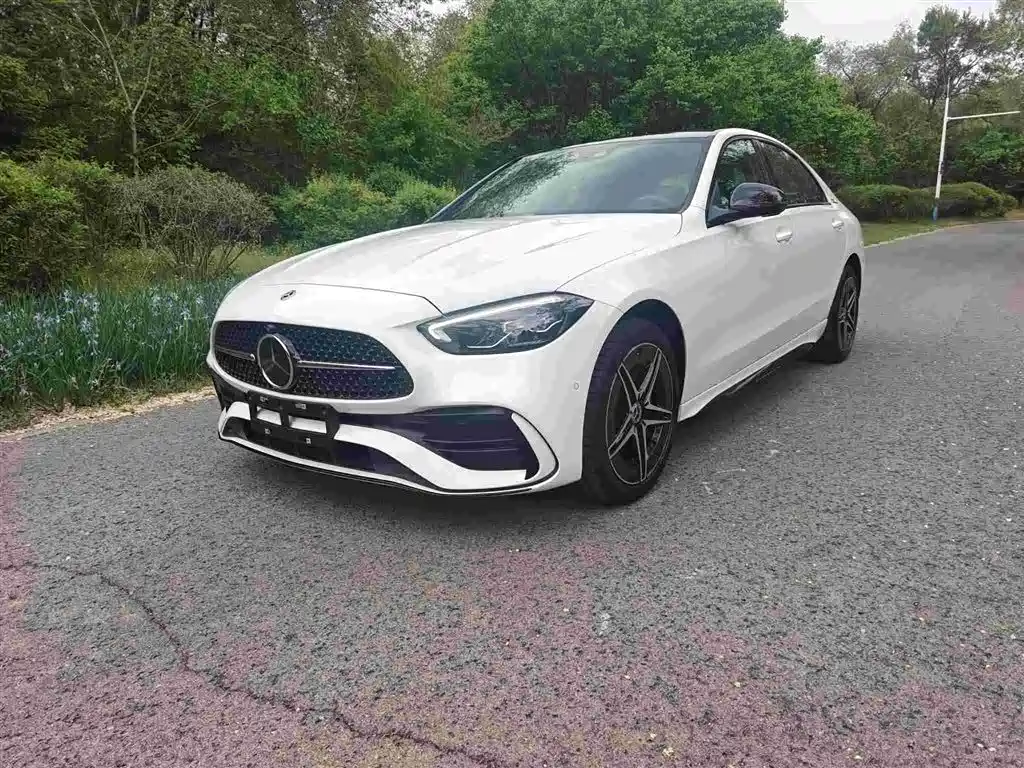 Mercedes-Benz C-Class 2024