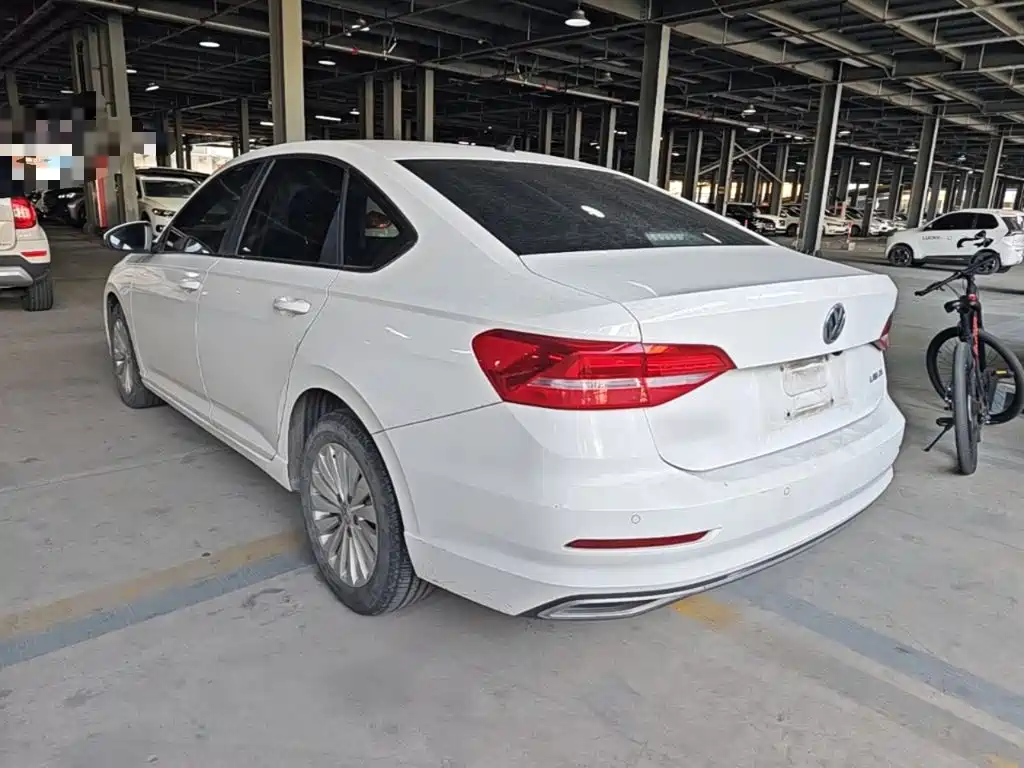 Volkswagen Lavida — миниатюра 5