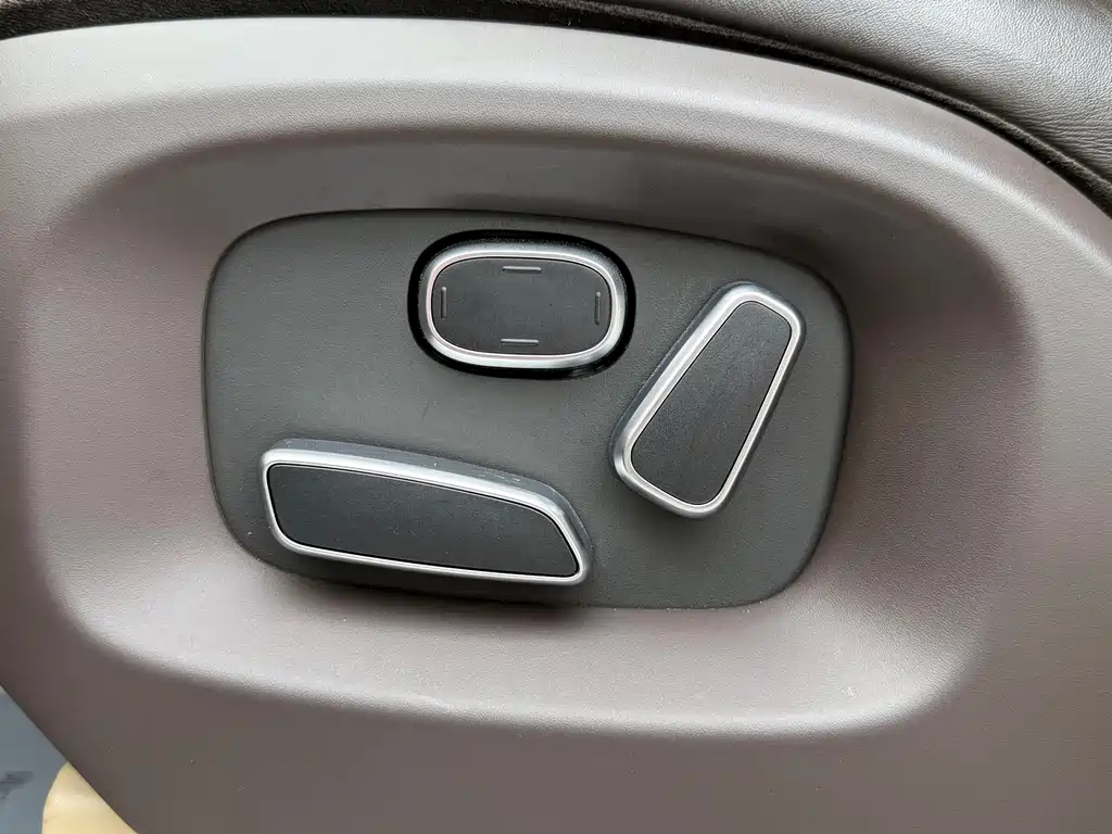 Land Rover Range Rover — миниатюра 11