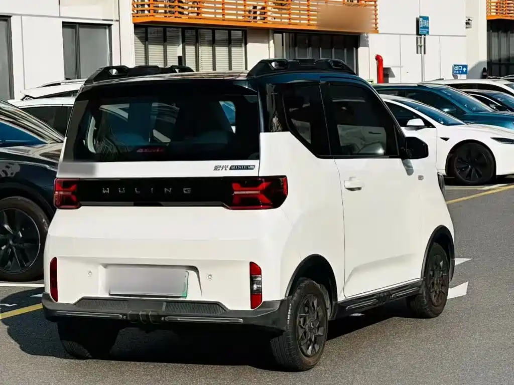 Wuling MINIEV — миниатюра 7