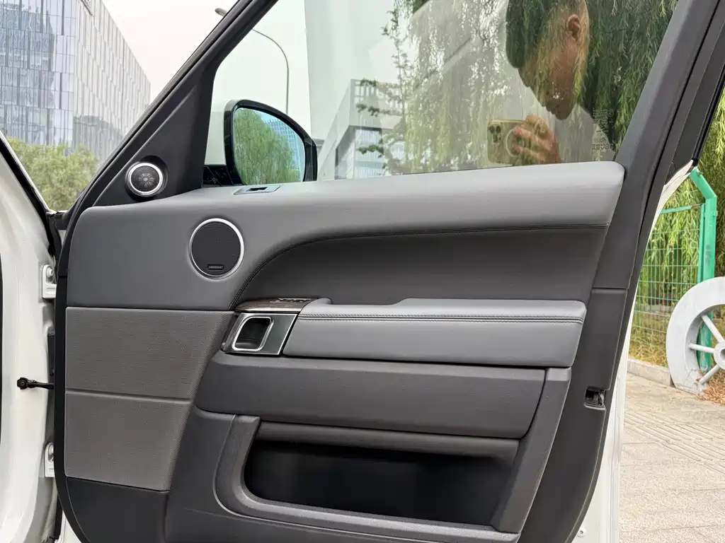 Land Rover Sport — миниатюра 9